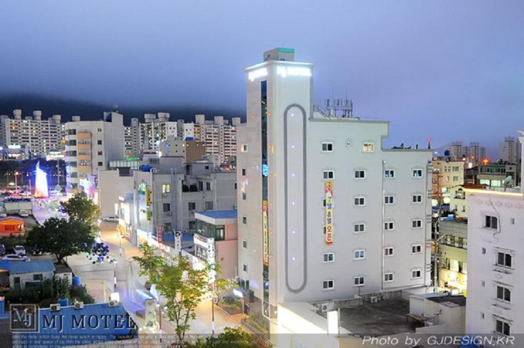 Yeosu Mj Motel Екстериор снимка