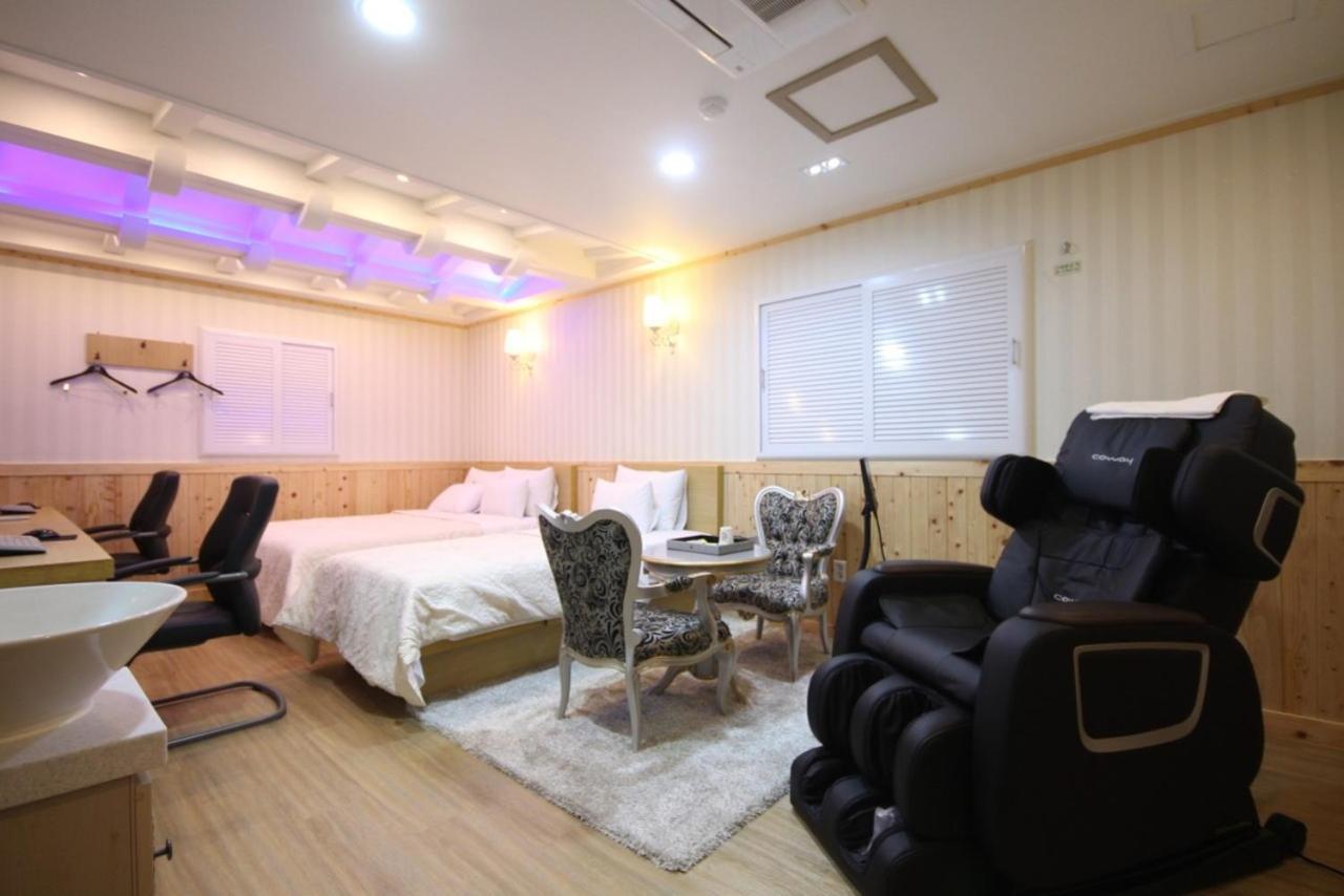Yeosu Mj Motel Екстериор снимка