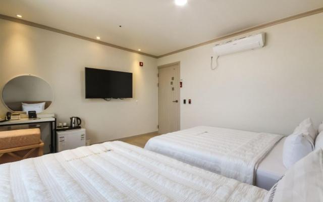 Yeosu Mj Motel Екстериор снимка