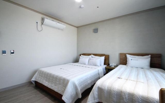 Yeosu Mj Motel Екстериор снимка