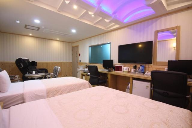 Yeosu Mj Motel Екстериор снимка